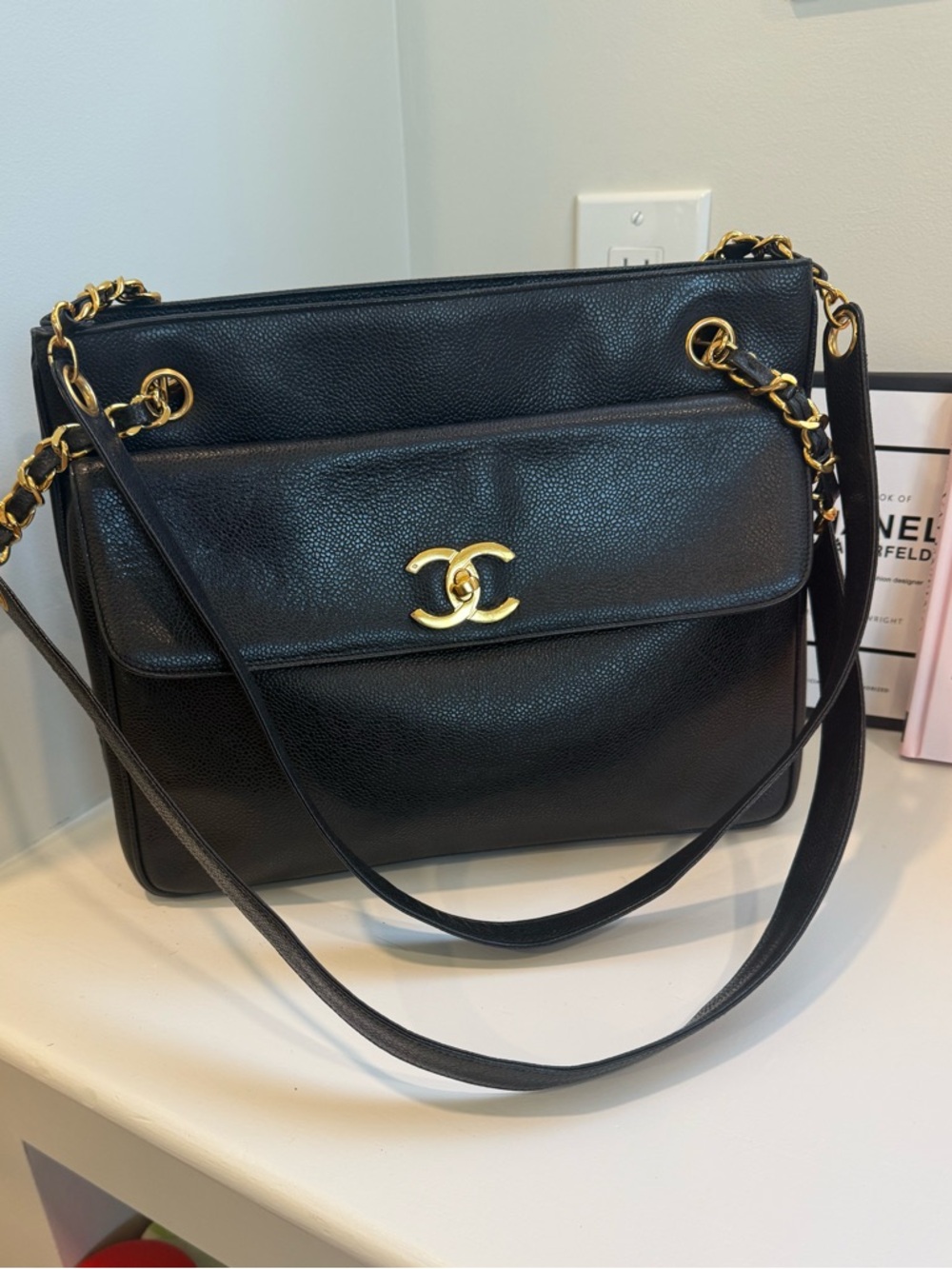 CHANEL Black  grained calfskin Leather Shoulder Bag
